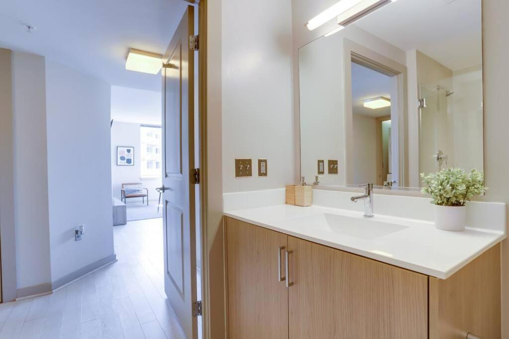 Amazing 2Br Apartment At Crystal City Arlington Esterno foto